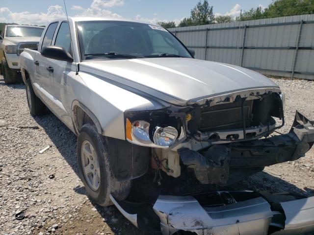 1D7HE48P67S198777 - 2007 DODGE DAKOTA QUA SILVER photo 1