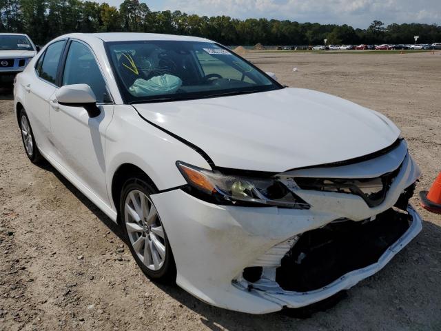 4T1C11AK7LU339024 - 2020 TOYOTA CAMRY LE WHITE photo 1