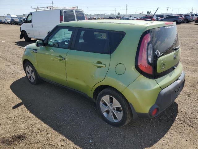 KNDJN2A23G7860686 - 2016 KIA SOUL GREEN photo 3