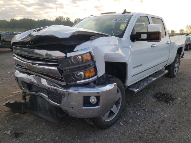 1GC1KWEY4JF151826 - 2018 CHEVROLET 2500 WHITE photo 2