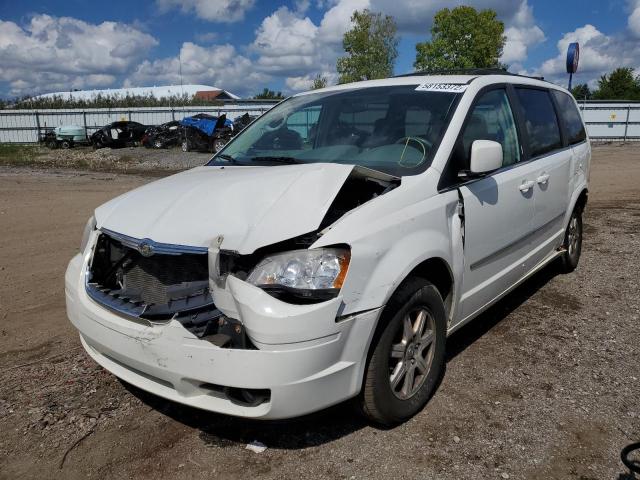 2A4RR5D12AR113947 - 2010 CHRYSLER TOWN & COU WHITE photo 2