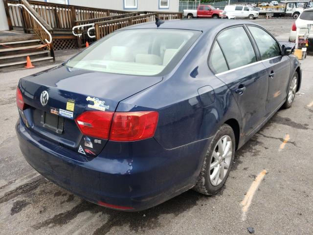 3VWD17AJXEM399676 - 2014 VOLKSWAGEN JETTA SE BLUE photo 4