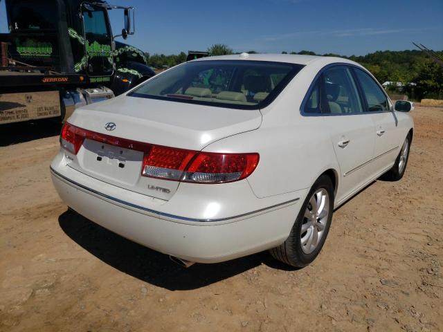 KMHFC46FX8A296635 - 2008 HYUNDAI AZERA SE WHITE photo 4