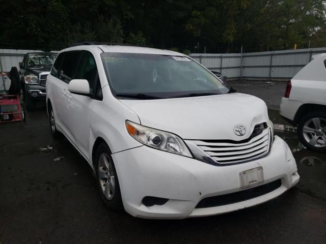 5TDKK3DC8FS558452 - 2015 TOYOTA SIENNA LE WHITE photo 1