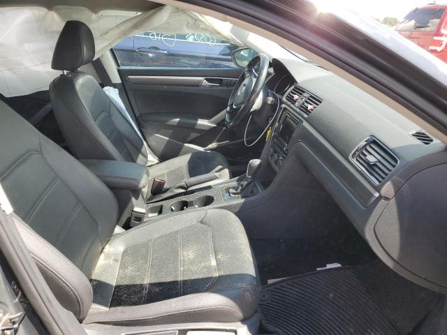 1VWDT7A36HC054193 - 2017 VOLKSWAGEN PASSAT R-L BLACK photo 5