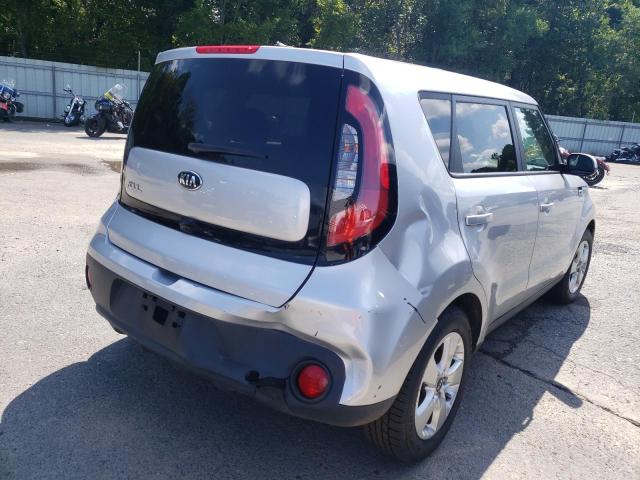 KNDJN2A23K7018438 - 2019 KIA SOUL SILVER photo 4