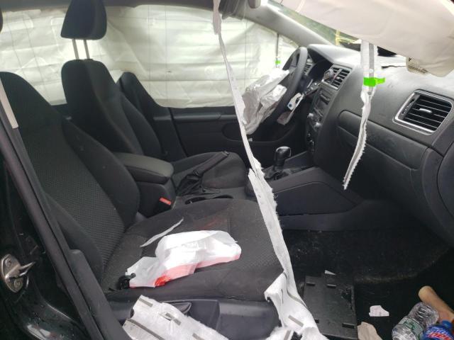 3VW2K7AJ6EM311209 - 2014 VOLKSWAGEN JETTA BASE أسود صورة 5