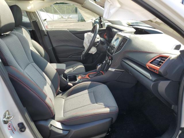 JF2SKAPC9KH404137 - 2019 SUBARU FORESTER S WHITE photo 5