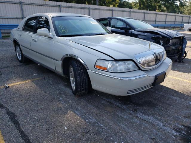 1LNHM82V46Y638286 - 2006 LINCOLN TOWN CAR S CREAM photo 1