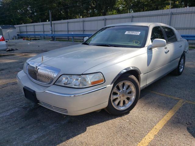 1LNHM82V46Y638286 - 2006 LINCOLN TOWN CAR S CREAM photo 2