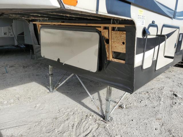 5ZT3CH4B9FA311345 - 2015 OTHER CAMPER TWO TONE photo 9
