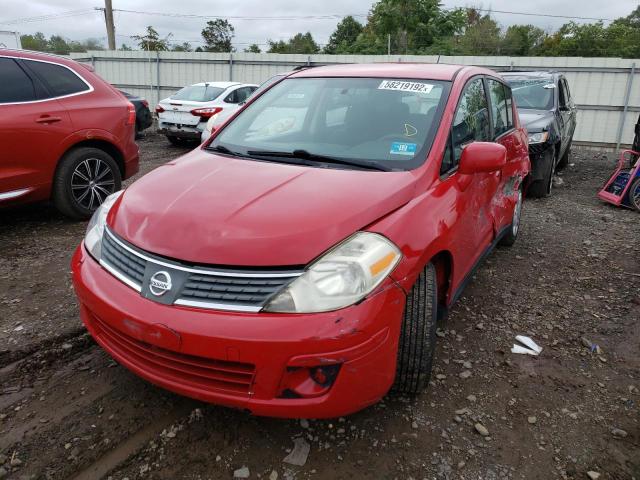 3N1BC1CPXAL448669 - 2010 NISSAN VERSA RED photo 2