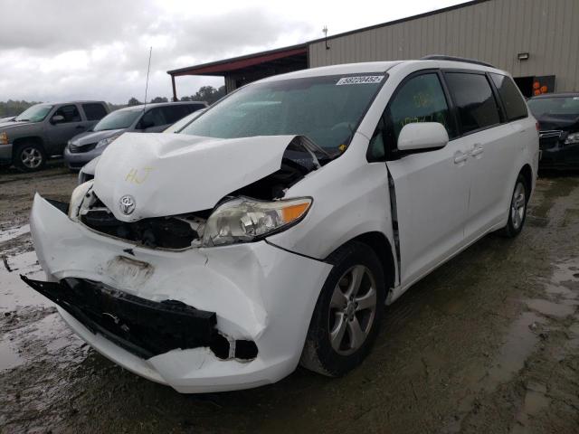 5TDKK3DC0CS254429 - 2012 TOYOTA SIENNA LE WHITE photo 2