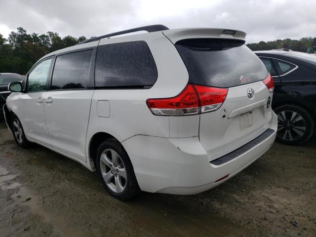 5TDKK3DC0CS254429 - 2012 TOYOTA SIENNA LE WHITE photo 3