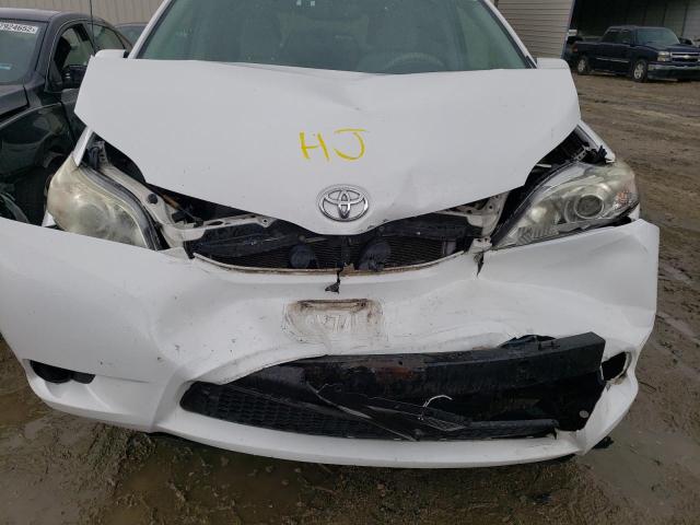 5TDKK3DC0CS254429 - 2012 TOYOTA SIENNA LE WHITE photo 9