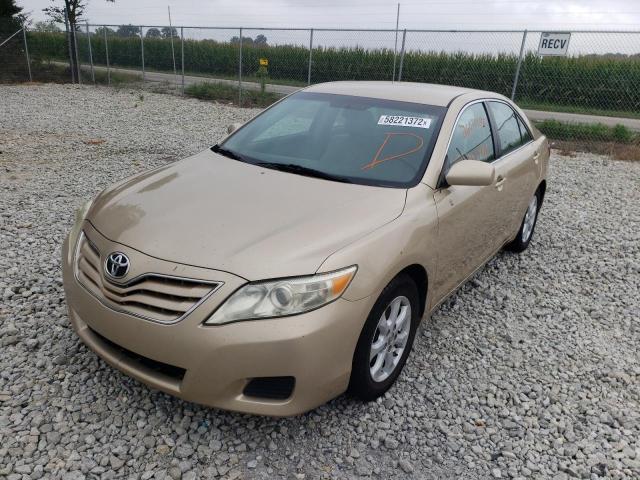 4T1BF3EK1BU715931 - 2011 TOYOTA CAMRY BASE GOLD photo 2