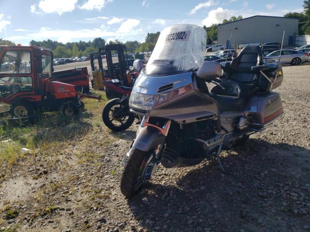 1HFSC2239WA003913 - 1998 HONDA GL1500 SE BEIGE photo 2