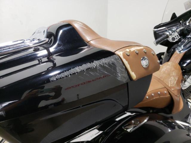 56KTRAAAXF3328415 - 2015 INDIAN MOTORCYCLE CO. ROADMASTER BLACK photo 10