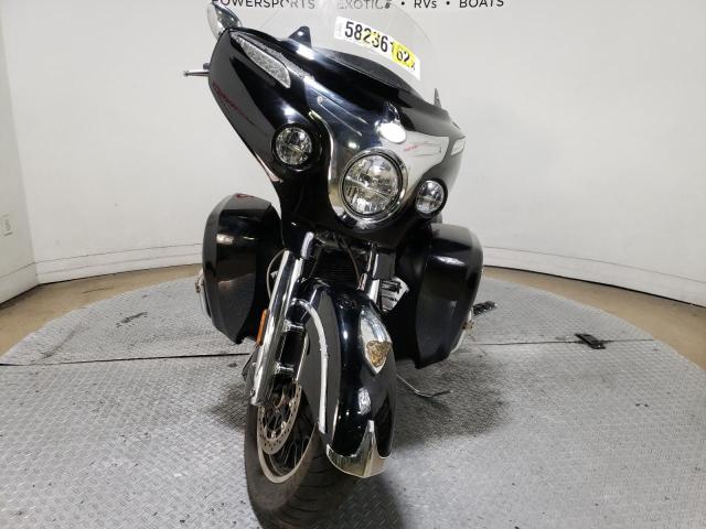 56KTRAAAXF3328415 - 2015 INDIAN MOTORCYCLE CO. ROADMASTER BLACK photo 2