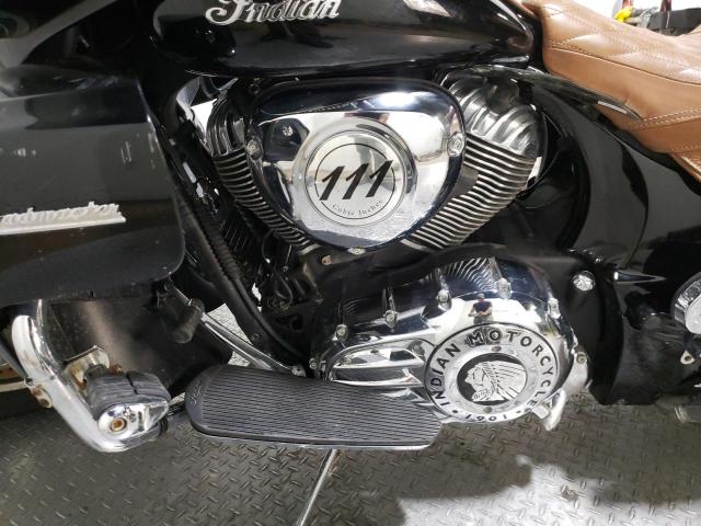 56KTRAAAXF3328415 - 2015 INDIAN MOTORCYCLE CO. ROADMASTER BLACK photo 6