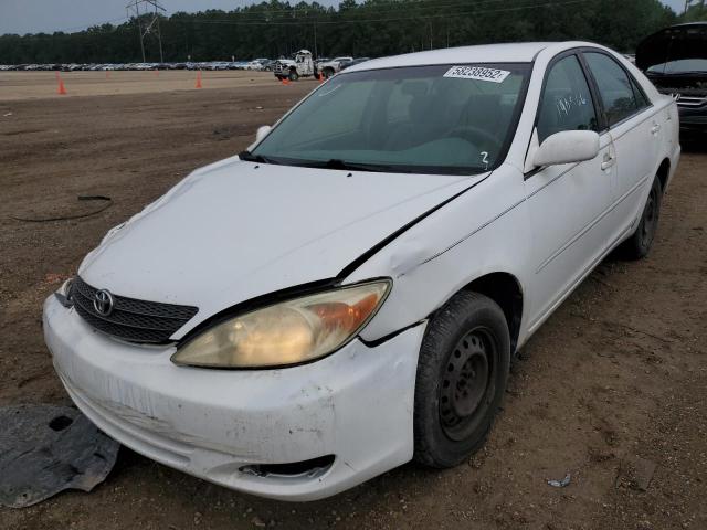 JTDBE32K340267083 - 2004 TOYOTA CAMRY LE WHITE photo 2