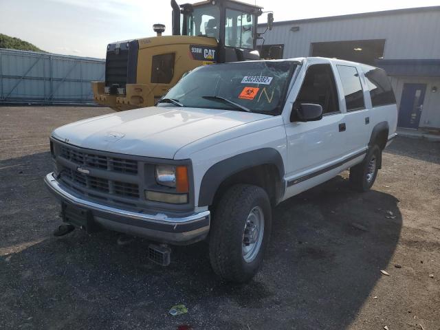 1GNGK26JXVJ392658 - 1997 CHEVROLET SUBURBAN K WHITE photo 2