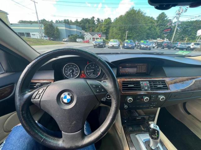 WBANV93549C132447 - 2009 BMW 535 XI WHITE photo 9