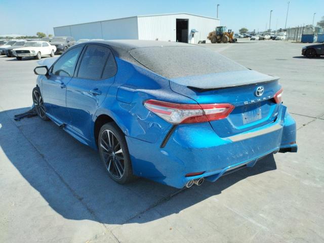 4T1B61HK7JU035661 - 2018 TOYOTA CAMRY XSE BLUE photo 3