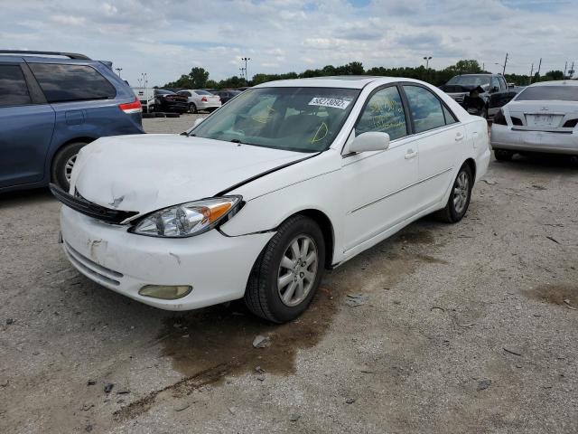 4T1BF30K03U055678 - 2003 TOYOTA CAMRY LE/ WHITE photo 2