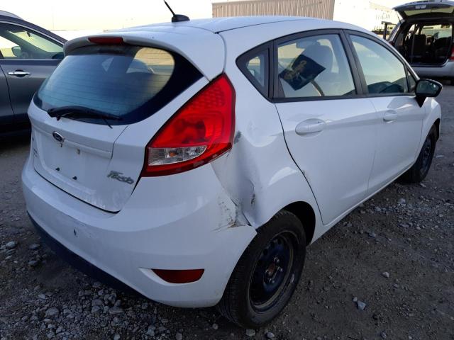 3FADP4EJXDM156027 - 2013 FORD FIESTA SE WHITE photo 4