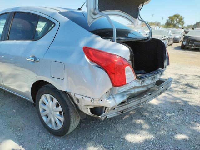 3N1CN7AP4DL859879 - 2013 NISSAN VERSA S SILVER photo 9