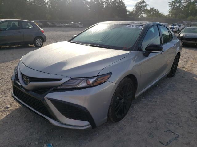 4T1K61AK3NU063246 - 2022 TOYOTA CAMRY XSE SILVER photo 2