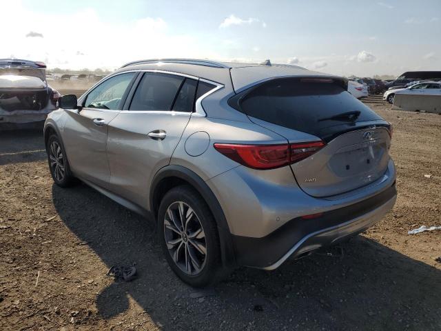 SJKCH5CR9HA020456 - 2017 INFINITI QX30 BASE Gümüş foto 3