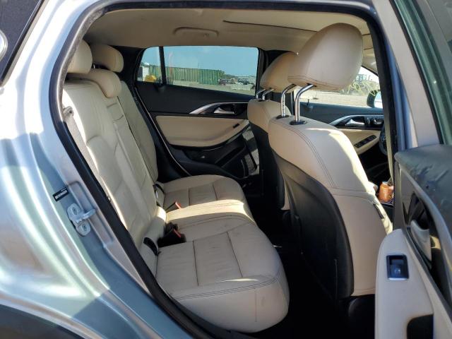 SJKCH5CR9HA020456 - 2017 INFINITI QX30 BASE Gümüş foto 6