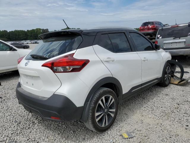 3N1CP5CU9JL544458 - 2018 NISSAN KICKS S WHITE photo 4