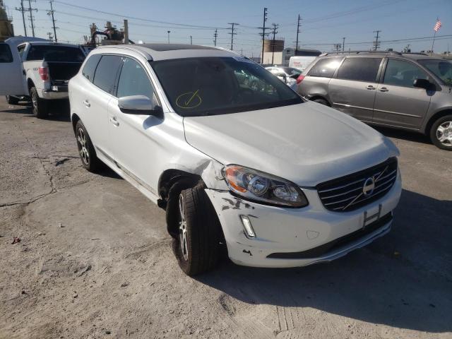 YV4902RC0F2572678 - 2015 VOLVO XC60 T6 PR WHITE photo 1