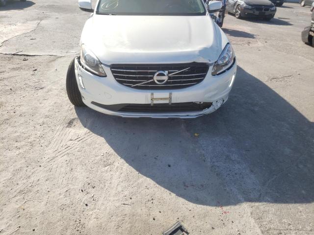 YV4902RC0F2572678 - 2015 VOLVO XC60 T6 PR WHITE photo 9