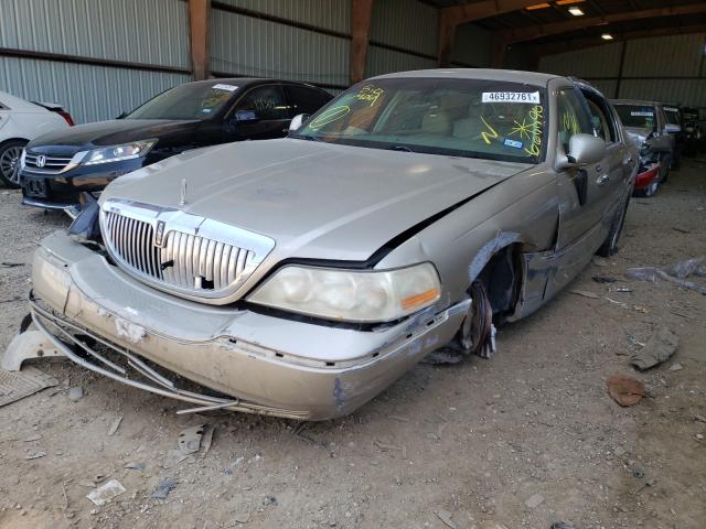 1LNHM81W65Y667796 - 2005 LINCOLN TOWN CAR S BEIGE photo 2