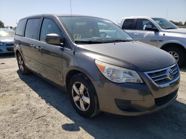 2V4RW3D17AR262847 - 2010 VOLKSWAGEN ROUTAN SE GRAY photo 1