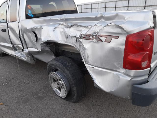 1D7HE32K18S531721 - 2008 DODGE DAKOTA SXT SILVER photo 9