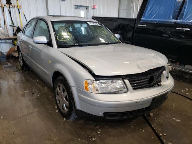 WVWMA63B8XE424795 - 1999 VOLKSWAGEN PASSAT GLS SILVER photo 1