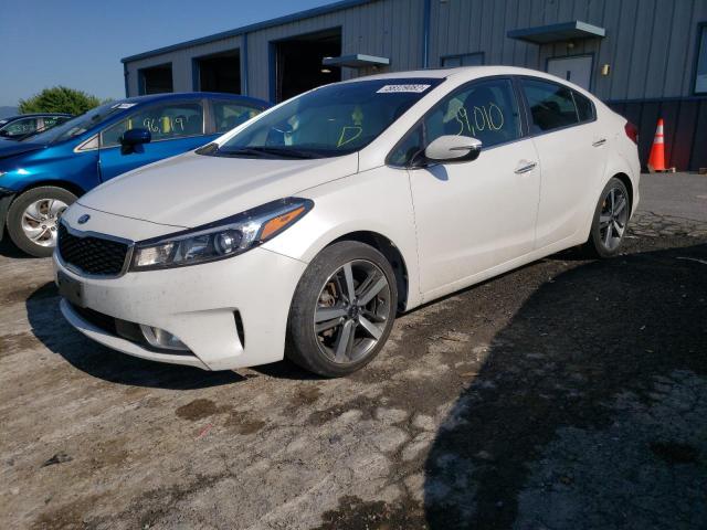 3KPFN4A84JE166876 - 2018 KIA FORTE EX WHITE photo 2