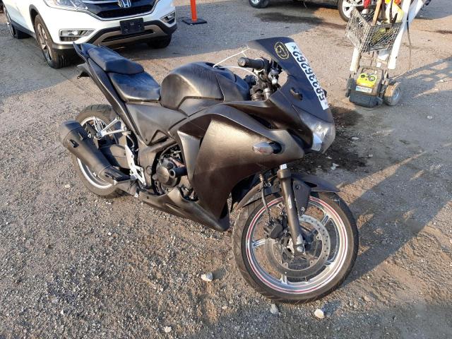 MLHMC4110B5003068 - 2011 HONDA CBR250 R BLACK photo 1