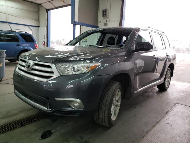 5TDBK3EH9DS247832 - 2013 TOYOTA HIGHLANDER CHARCOAL photo 2