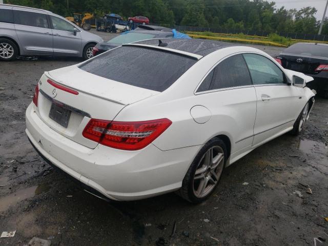 WDDKJ7CB0BF111908 - 2011 MERCEDES-BENZ E 550 WHITE photo 4