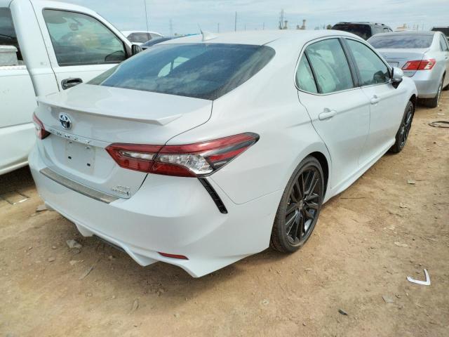 4T1K31AK8NU034463 - 2022 TOYOTA CAMRY XSE WHITE photo 4