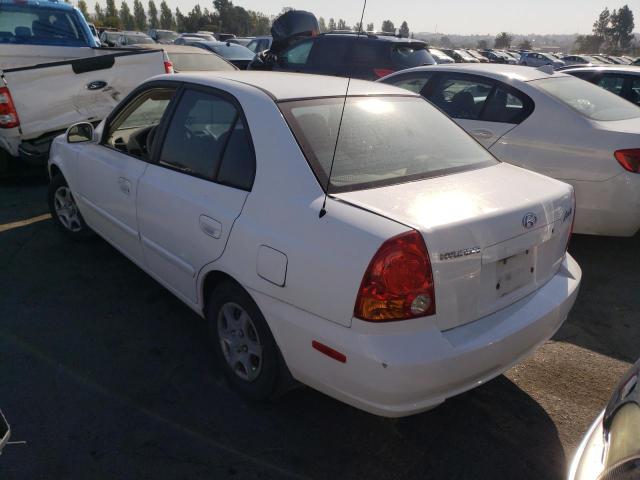 KMHCG45C75U599235 - 2005 HYUNDAI ACCENT WHITE photo 3