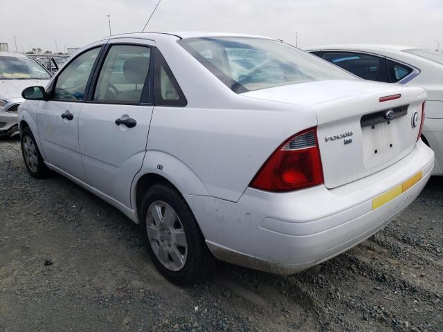 1FAHP34N17W359635 - 2007 FORD FOCUS ZX4 WHITE photo 3