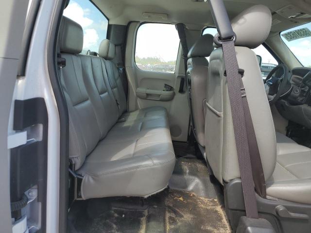 1GC2CVCG2DZ225480 - 2013 CHEVROLET SILVERADO WHITE photo 6