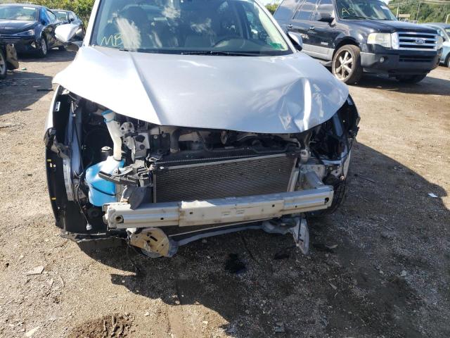 3CZRU6H55JM727917 - 2018 HONDA HR-V EX SILVER photo 9